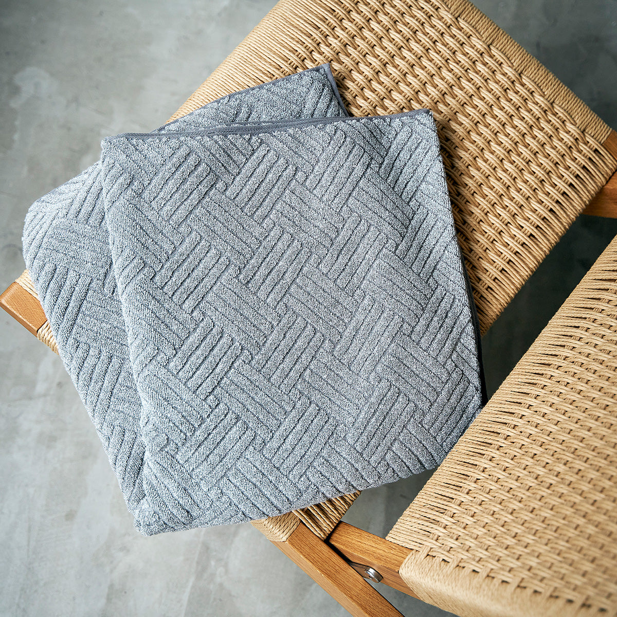 The Charcoal Fibre RIN Towel 2