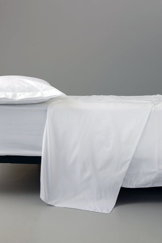 Dialogue Bedset, made of 100% cotton satin with a 500 thread count.