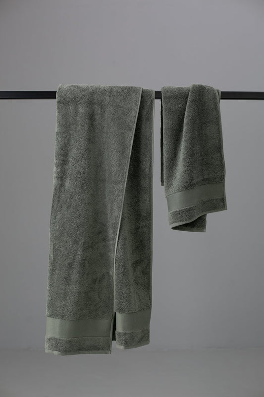 Eureka Bath and hand towel, plush, soft and absorbent, made from long staple Turkish cotton, hotel grade 700 gsm.