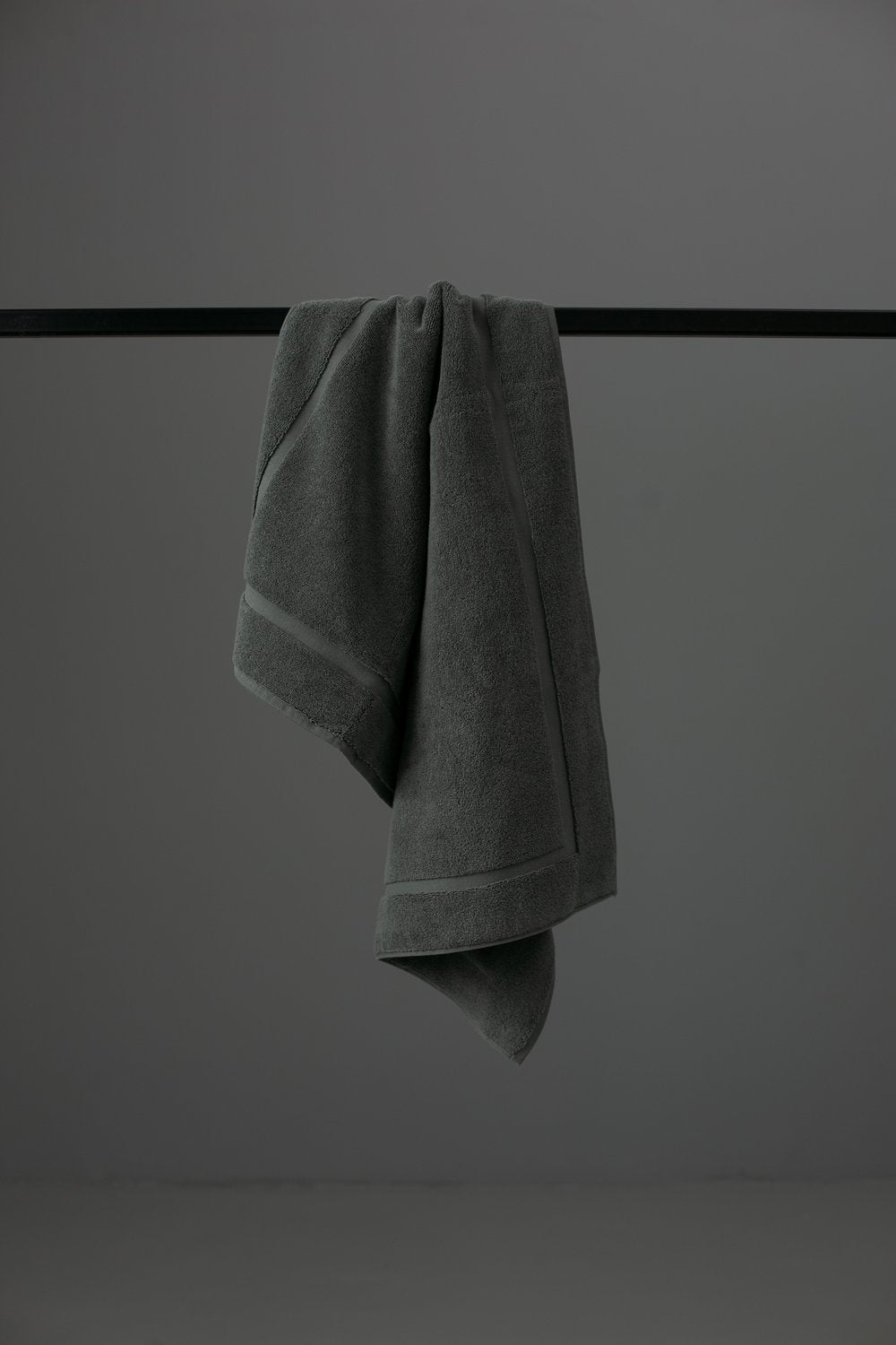Eureka bathmat - dark grey