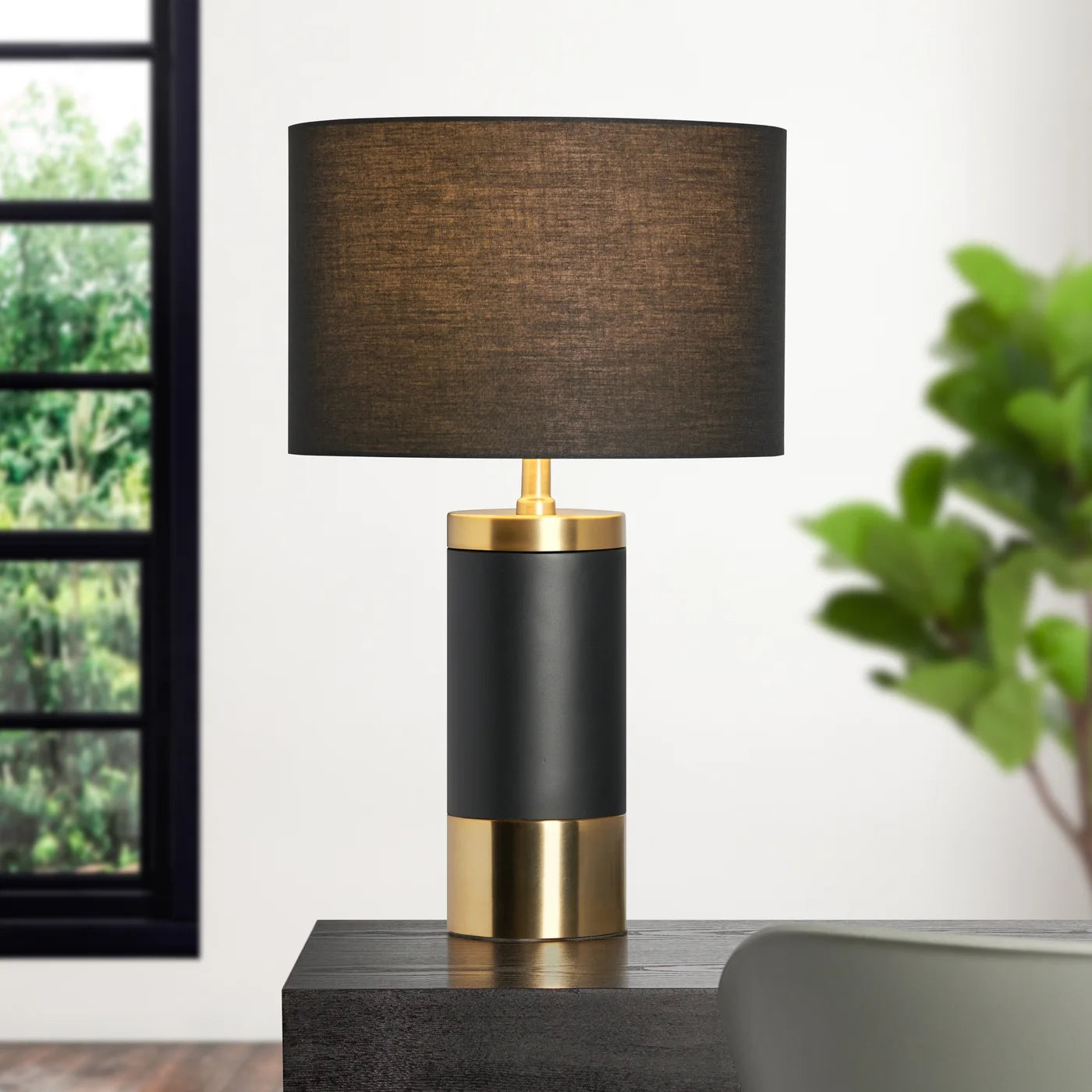 Loris Column Brass Cement Table Lamp