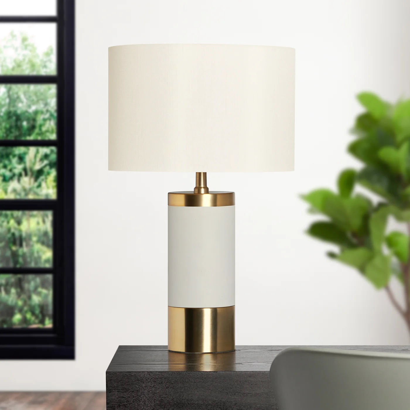 Loris Column Brass Cement Table Lamp